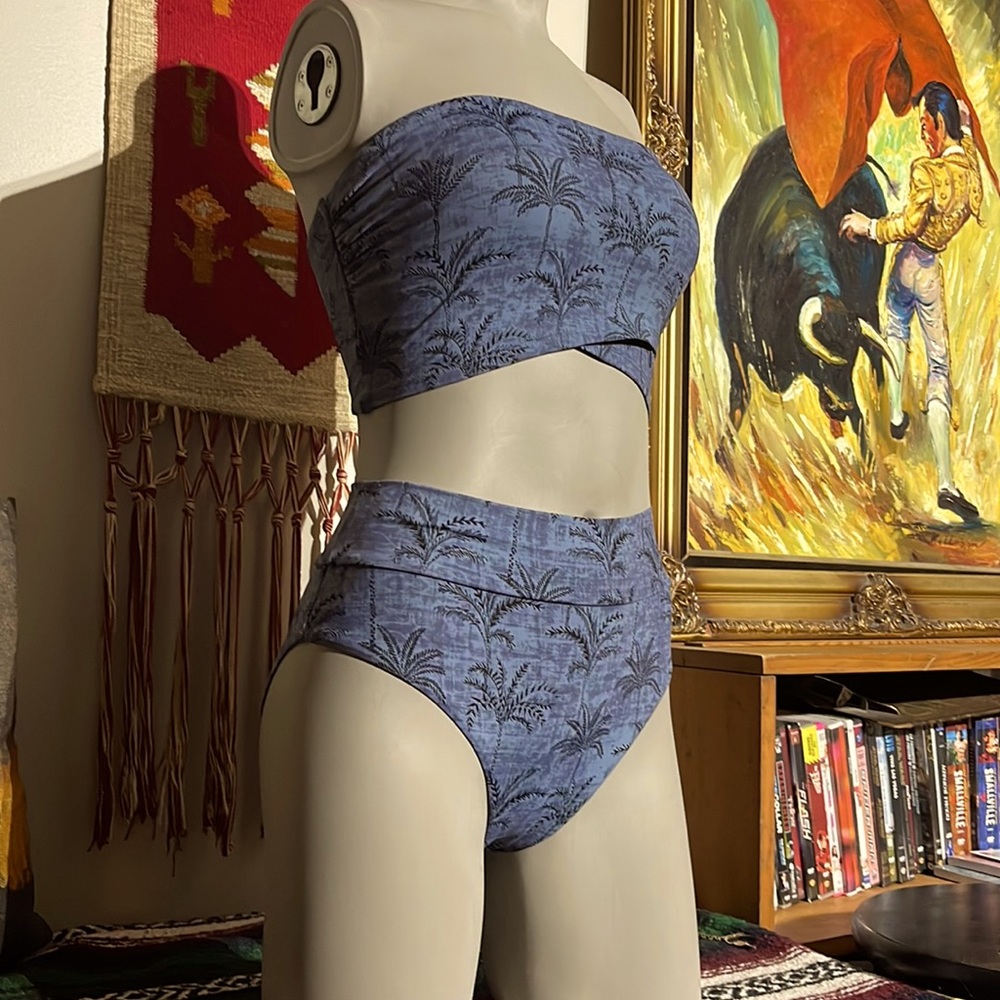 Skye high waisted bandeau bikini. Small